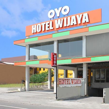 Oyo 586 Hotel Wijaya Kalasan Екстериор снимка