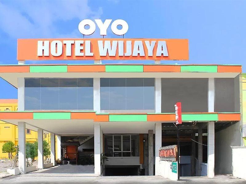 Oyo 586 Hotel Wijaya Kalasan Екстериор снимка