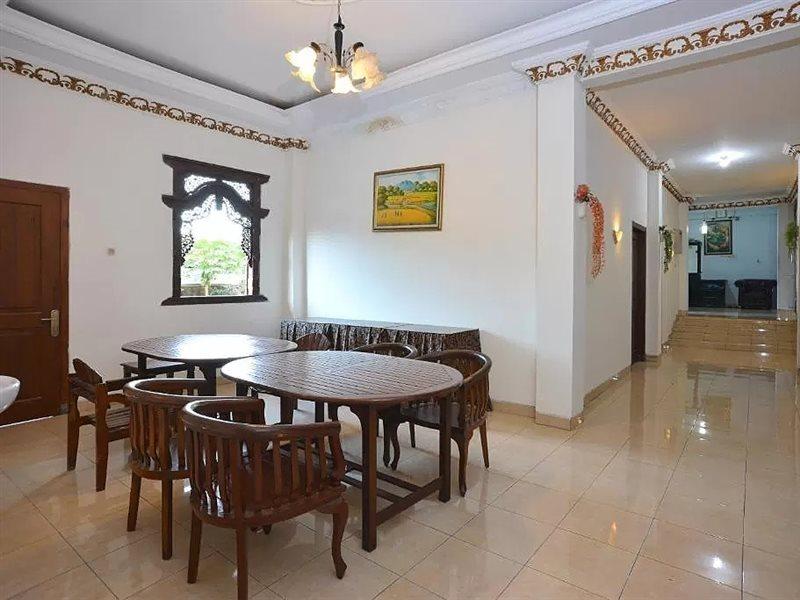 Oyo 586 Hotel Wijaya Kalasan Екстериор снимка