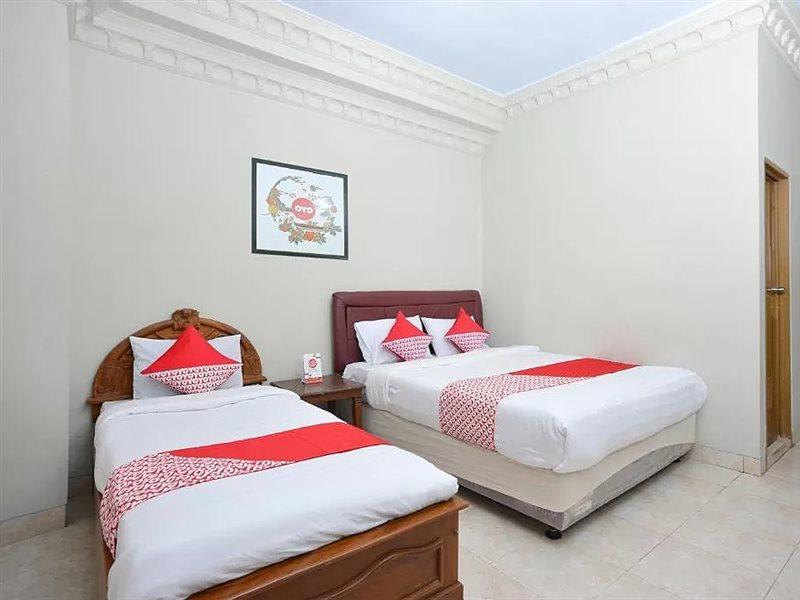 Oyo 586 Hotel Wijaya Kalasan Екстериор снимка