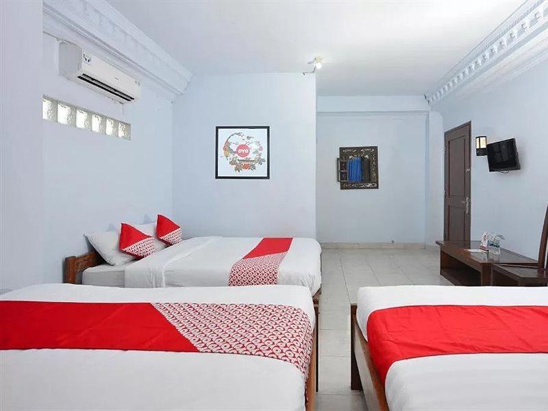 Oyo 586 Hotel Wijaya Kalasan Екстериор снимка