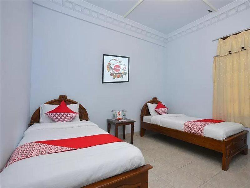 Oyo 586 Hotel Wijaya Kalasan Екстериор снимка