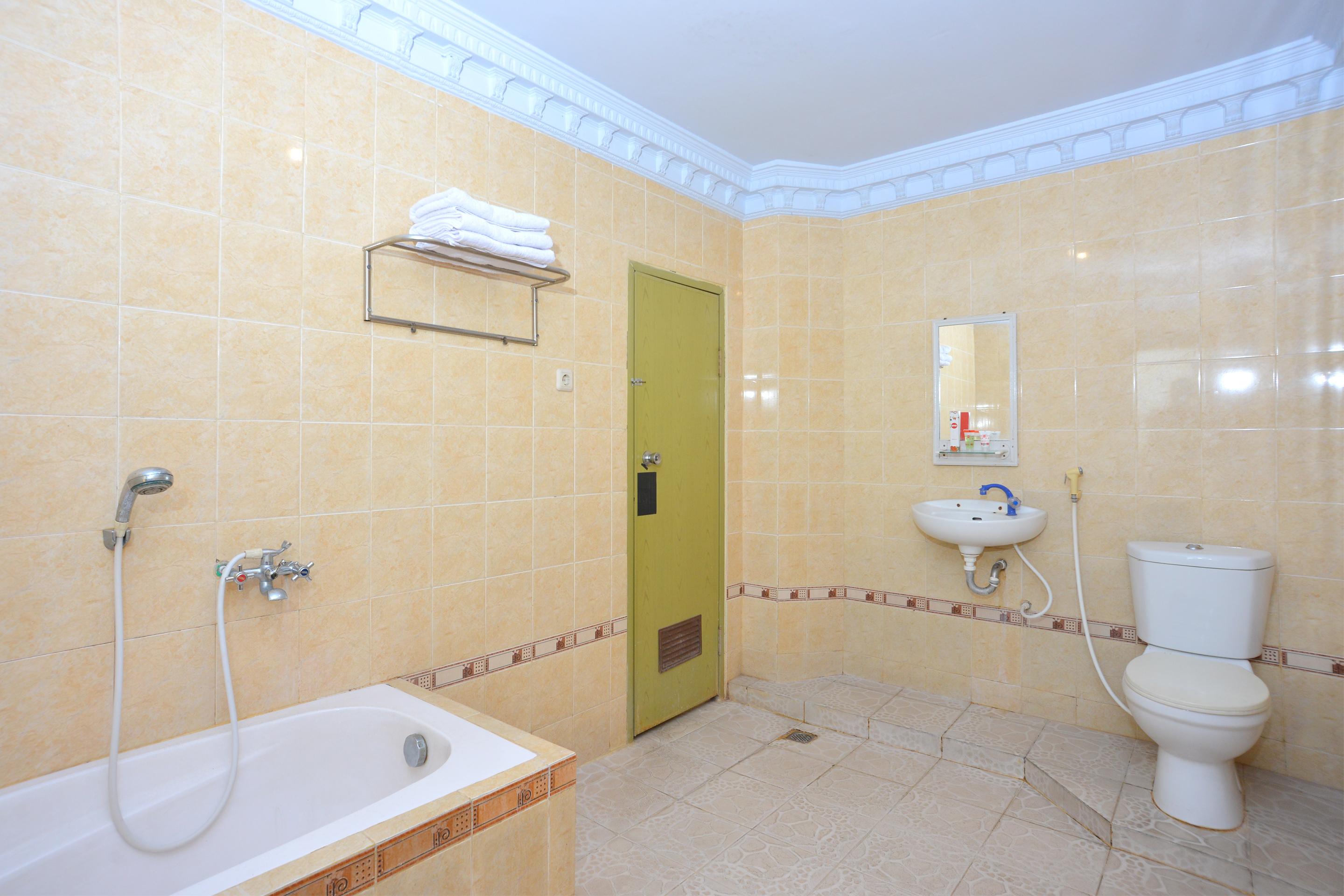 Oyo 586 Hotel Wijaya Kalasan Екстериор снимка