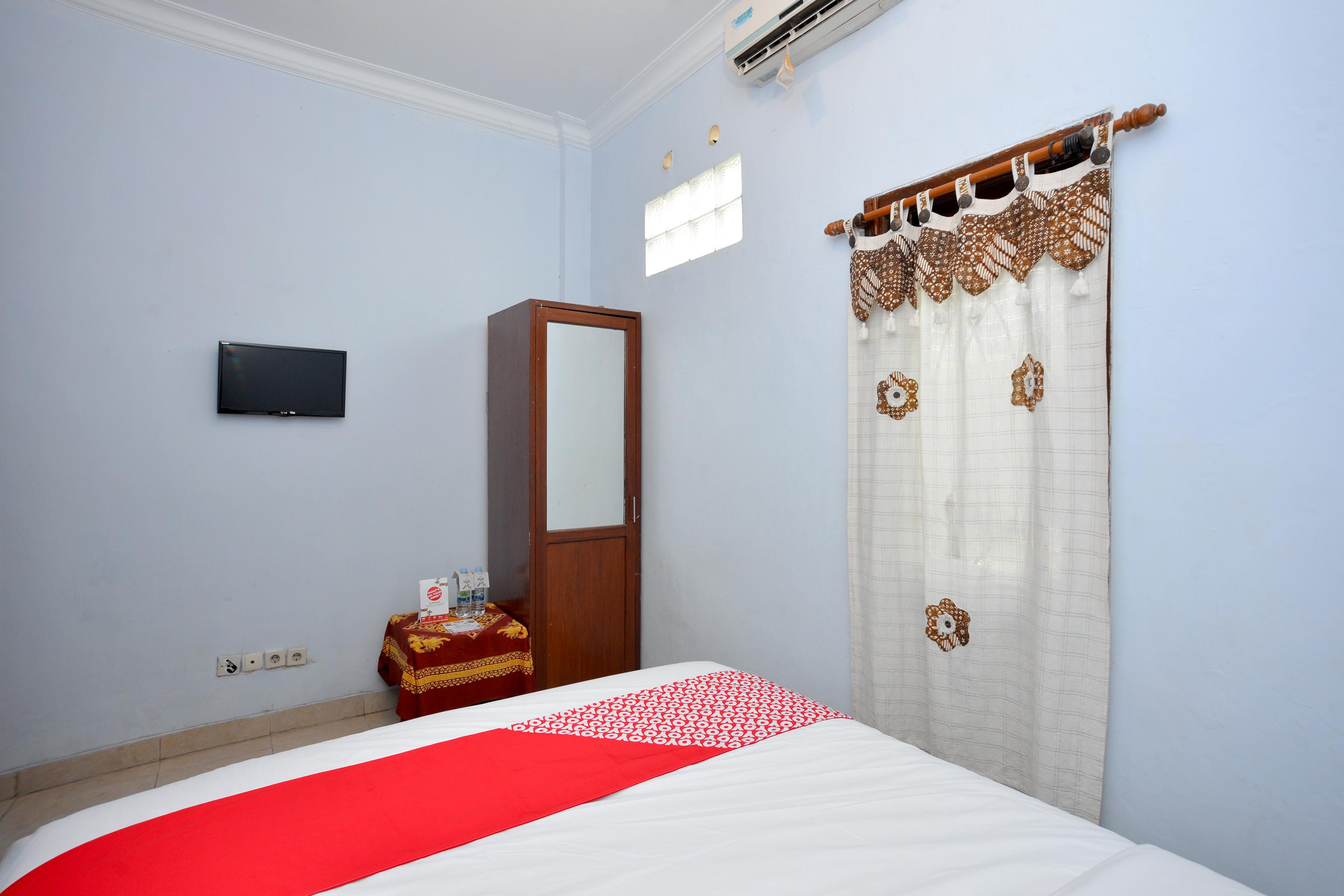 Oyo 586 Hotel Wijaya Kalasan Екстериор снимка