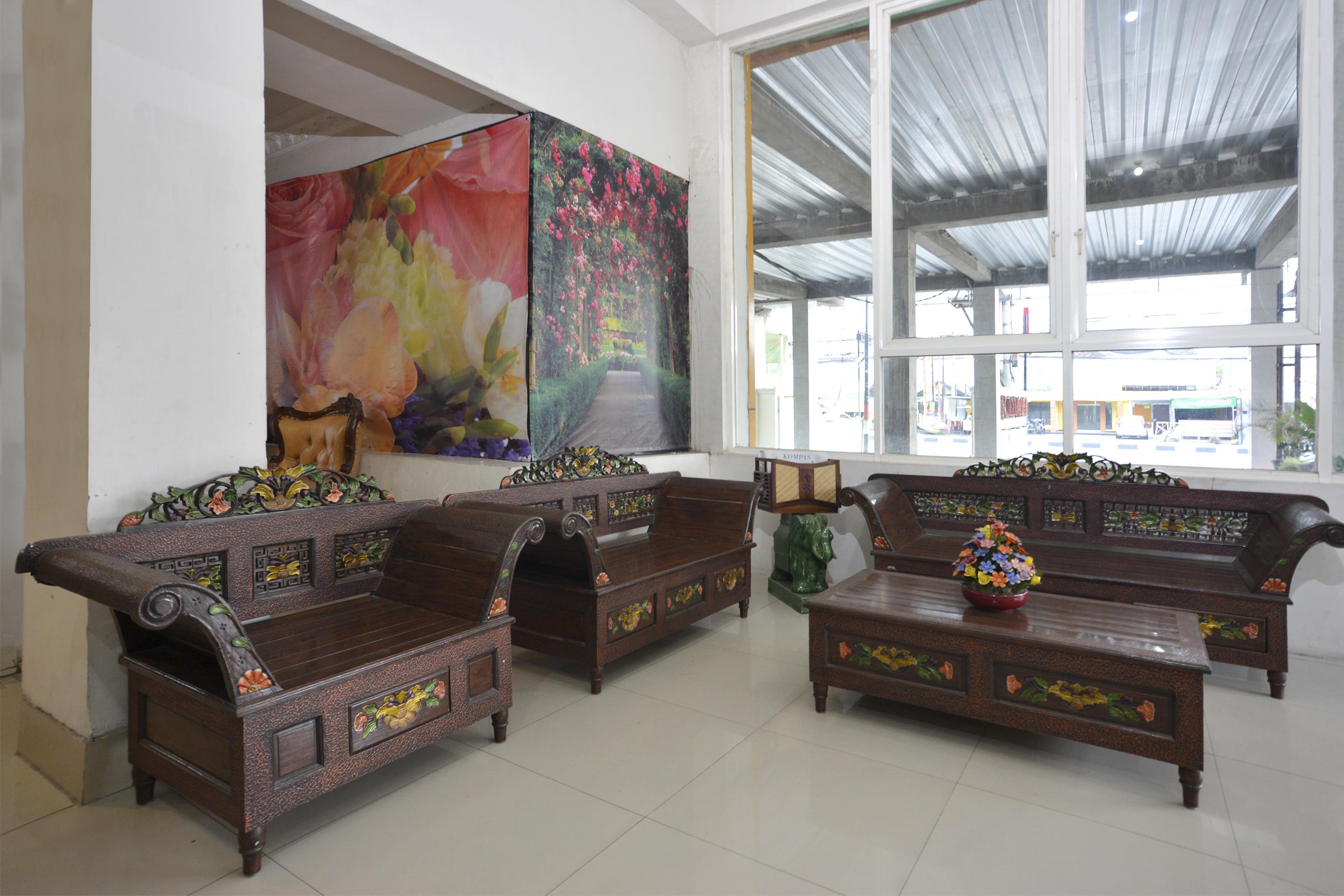 Oyo 586 Hotel Wijaya Kalasan Екстериор снимка